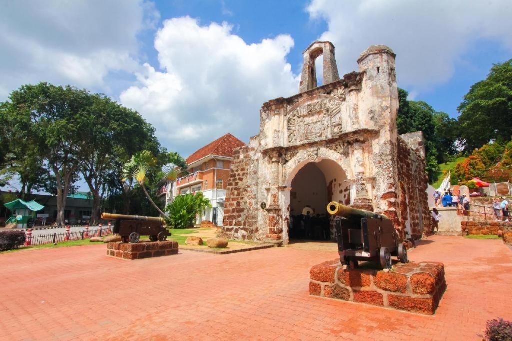 โรงแรมซูเรีย มะละกา Malacca ภายนอก รูปภาพ